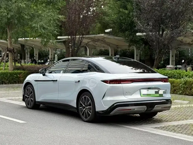 BYD Han L — Фото автомобиля 3