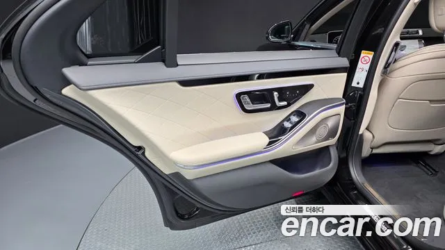 Mercedes-Benz S-Class — Фото автомобиля 18