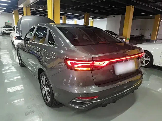 Geely Emgrand — Фото автомобиля 4