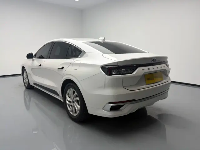 Ford Mondeo — Фото автомобиля 6