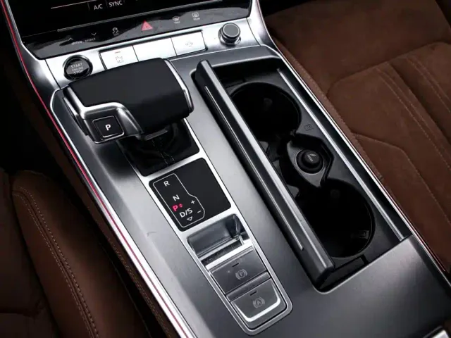 Audi A7L — Фото автомобиля 10