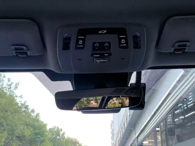 Toyota Sienna — Фото автомобиля 17