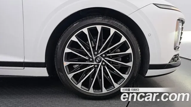 Hyundai Grandeur Grandeur (GN7) 3.5 Бензин 2WD — Фото автомобиля 21