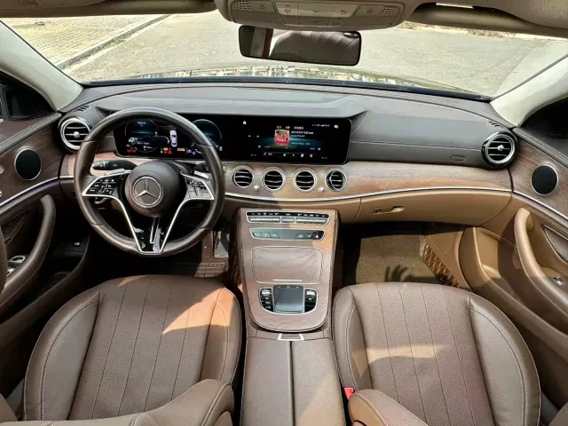 Mercedes-Benz E-Class — Фото автомобиля 8