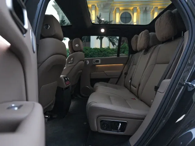 Li Auto L7 — Фото автомобиля 15