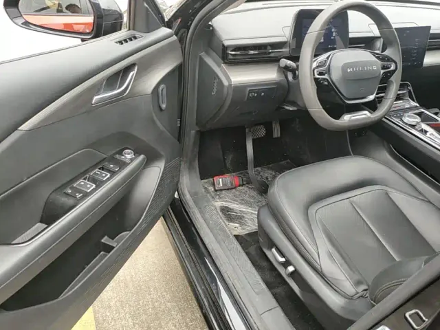 Wuling Starlight — Фото автомобиля 15