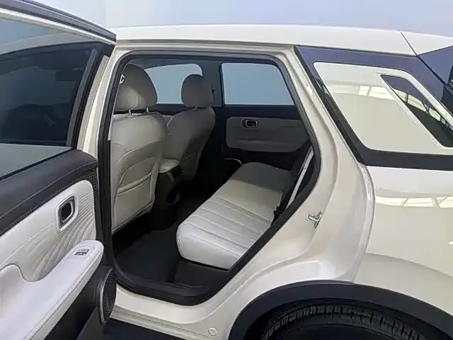 GAC Aion UT — Фото автомобиля 9