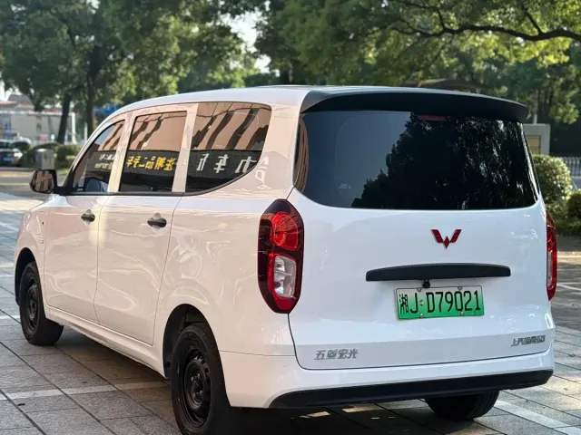 Wuling Hongguang — Фото автомобиля 9