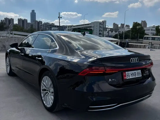 Audi A7L — Фото автомобиля 8