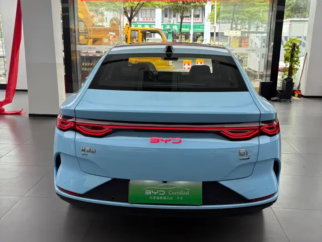 BYD Qin L — Фото автомобиля 8