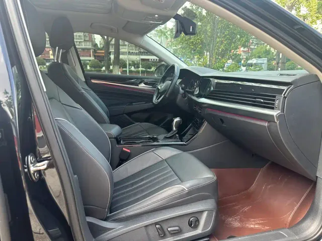 Volkswagen Passat — Фото автомобиля 7
