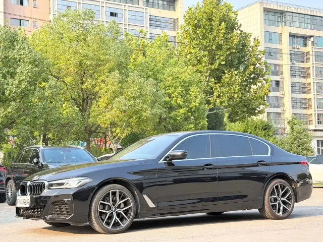 Фотография автомобиля — BMW 5 Series