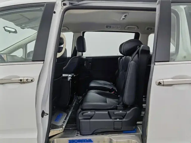 Honda Odyssey — Фото автомобиля 15