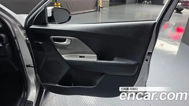 Kia Niro Niro Plus Air — Фото автомобиля 25
