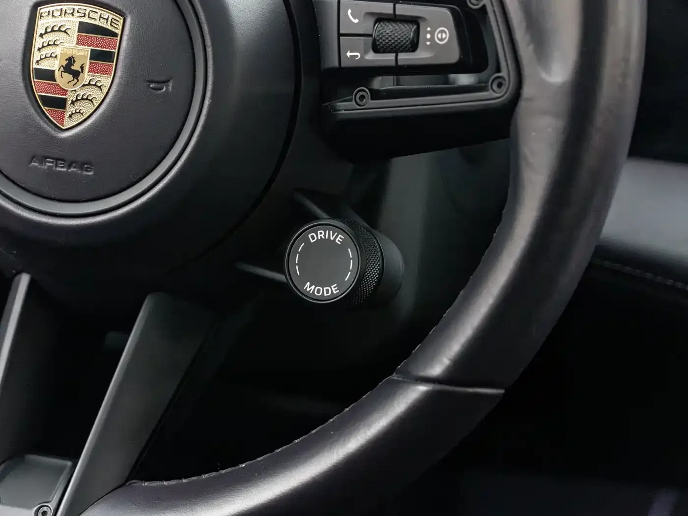 Porsche Taycan 2022 Taycan — Фото автомобиля 21