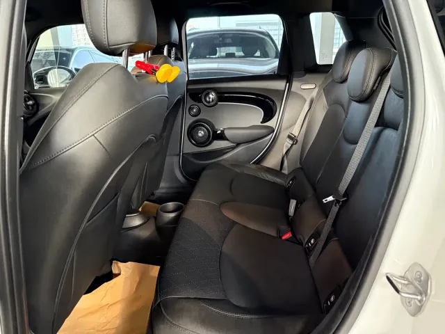 MINI Hatch — Фото автомобиля 11