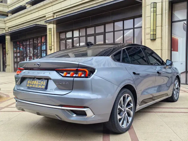 Ford Mondeo — Фото автомобиля 6