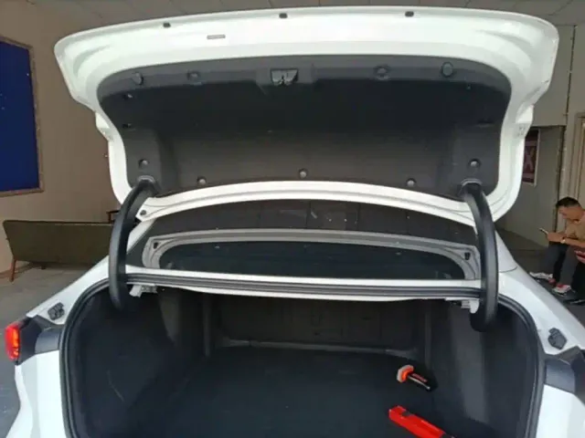 Geely Galaxy L6 — Фото автомобиля 18
