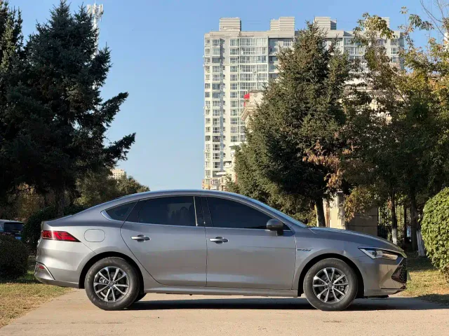 BYD Qin PLUS — Фото автомобиля 4