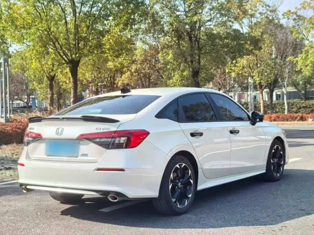 Honda Civic — Фото автомобиля 15