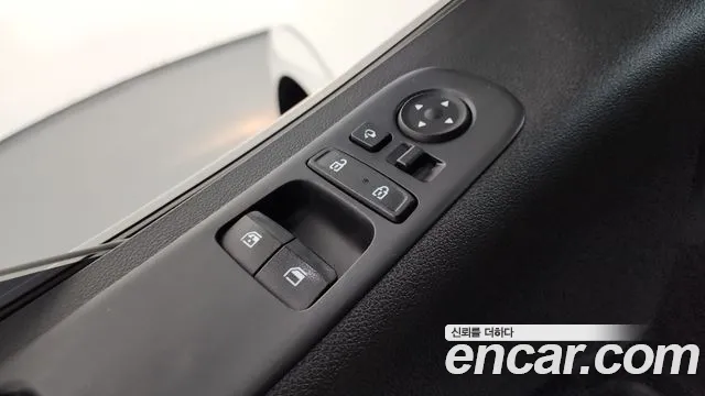 Hyundai Staria Staria L3.5 Инвалидная коляска Подъёмник/Slope — Фото автомобиля 23