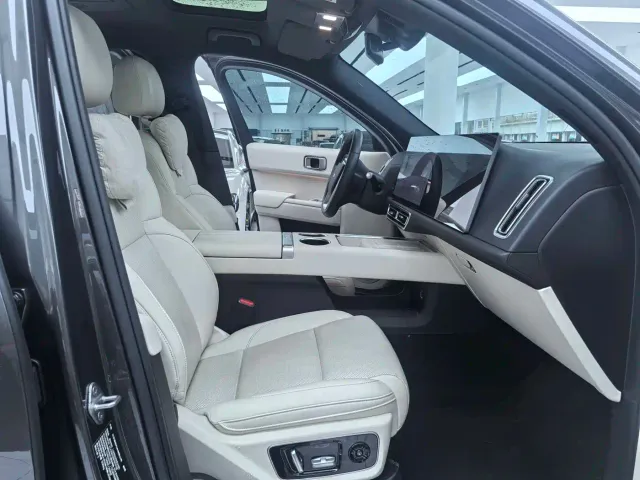 Li Auto L7 — Фото автомобиля 12