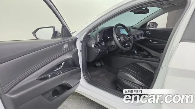 Hyundai Avante CN7 — Фото автомобиля 10