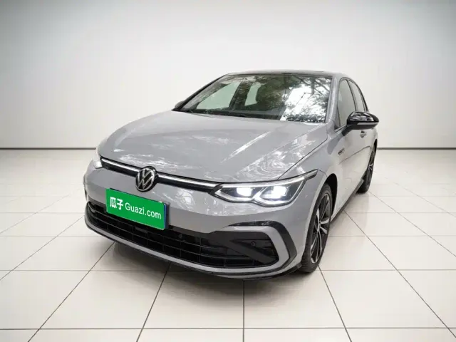 Фотография автомобиля — Volkswagen Golf