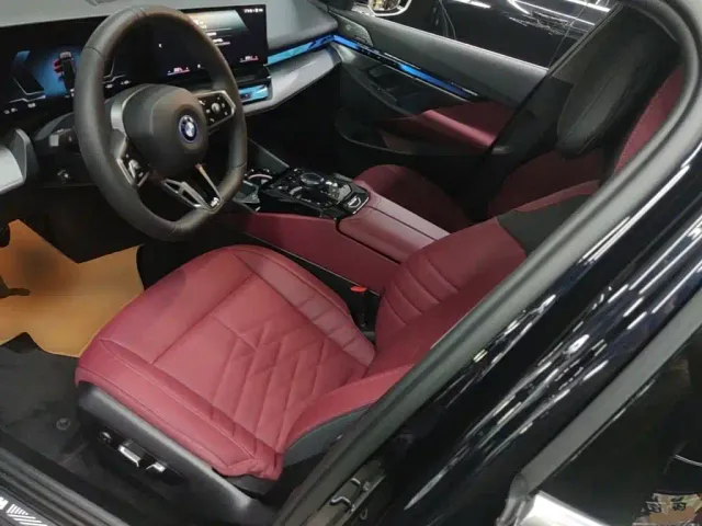 BMW i5 — Фото автомобиля 14