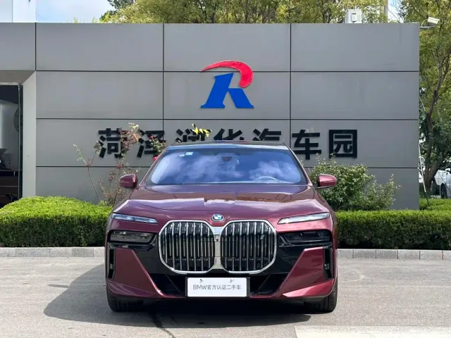 BMW i7 — Фото автомобиля 4