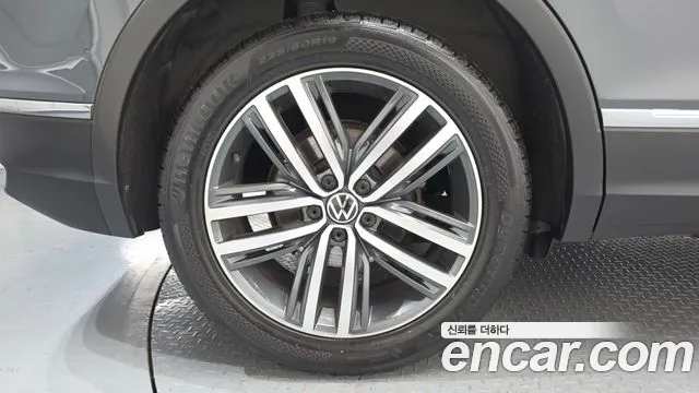 Volkswagen Tiguan Tiguan 2 поколение 2.0 TDI Prestige — Фото автомобиля 4