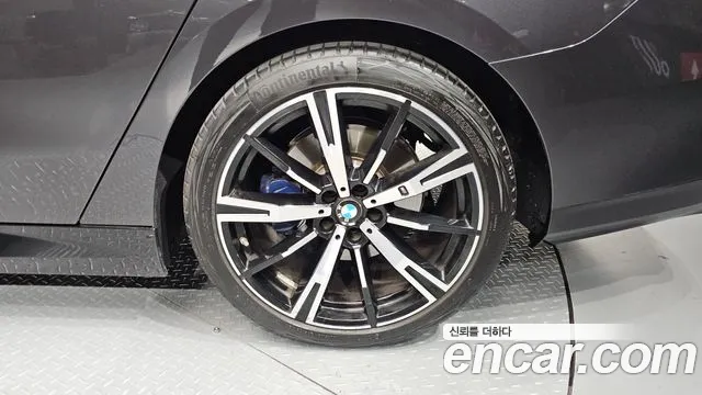 BMW 5 Series G60 — Фото автомобиля 5
