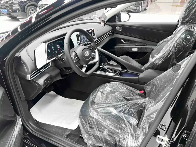 Hyundai Elantra — Фото автомобиля 7