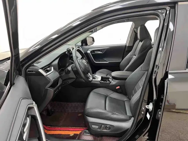 Toyota Wildlander — Фото автомобиля 10