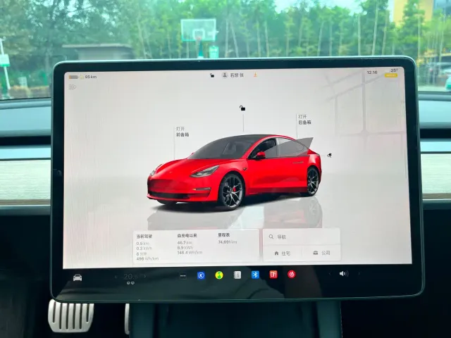 Tesla Model 3 — Фото автомобиля 8