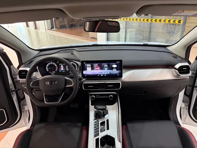 Geely Binyue — Фото автомобиля 12