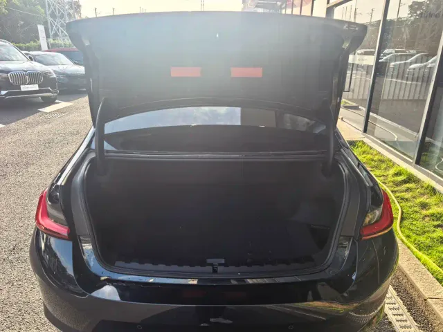 BMW BMW i3 2022 eDrive 35 L — Фото автомобиля 6