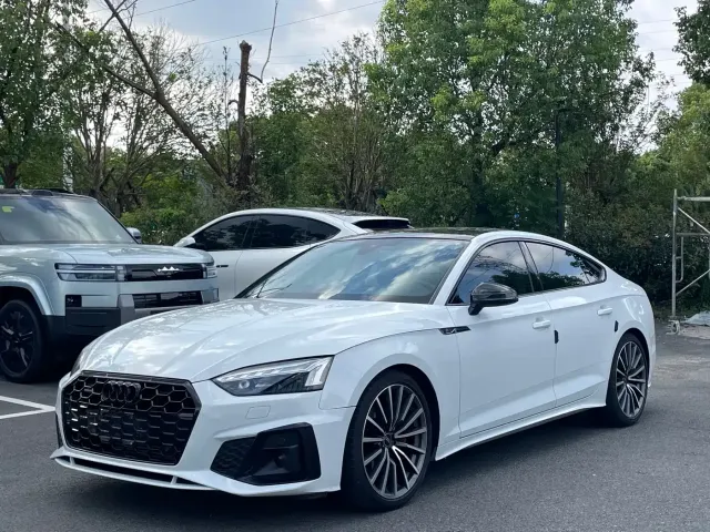 Фотография автомобиля — Audi A5