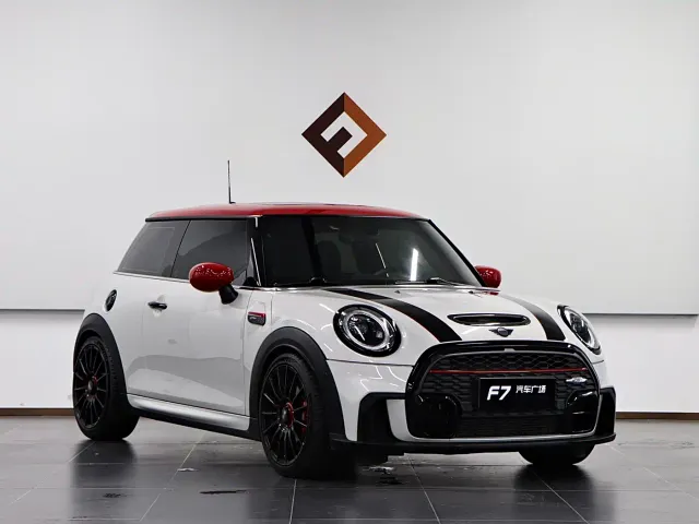 MINI John Cooper Works — Фото автомобиля 3