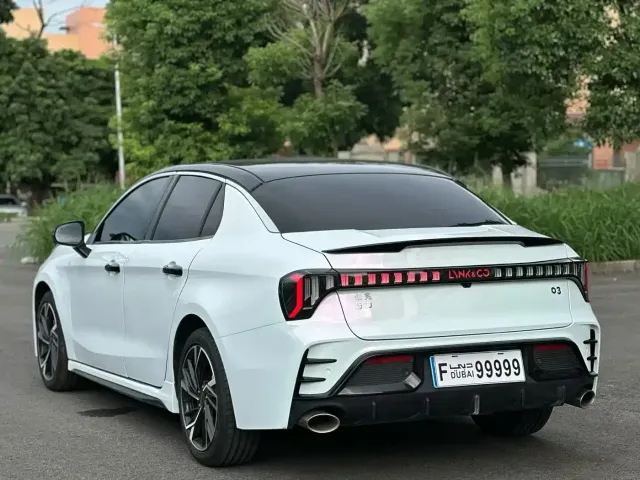 Lynk & Co 03 — Фото автомобиля 7