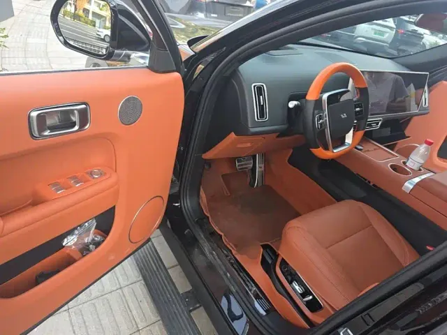 Li Auto L7 — Фото автомобиля 15