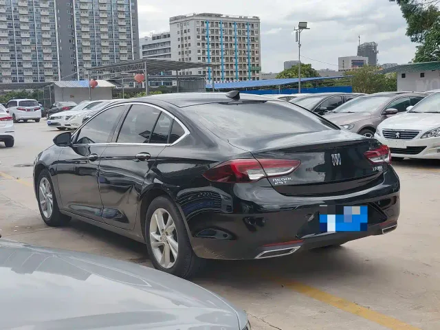 Buick Regal — Фото автомобиля 8