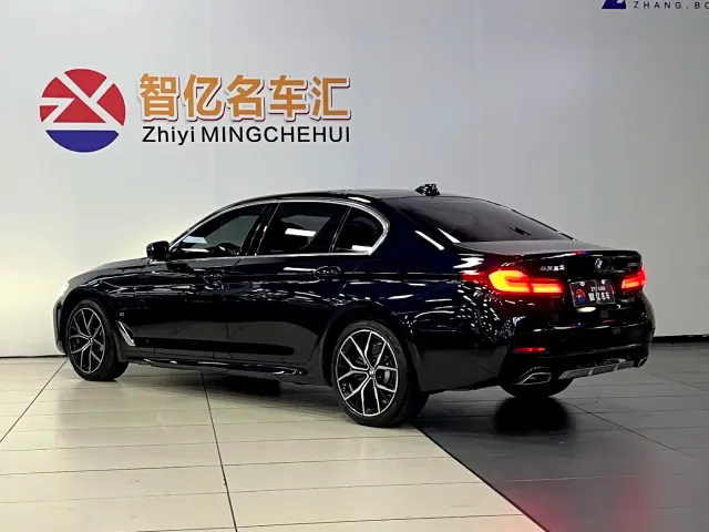 BMW 5 Series — Фото автомобиля 13