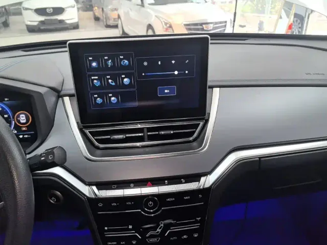 Venucia T60EV — Фото автомобиля 12