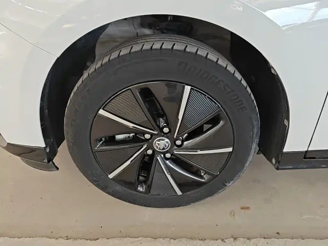 Buick Velite 6 — Фото автомобиля 22