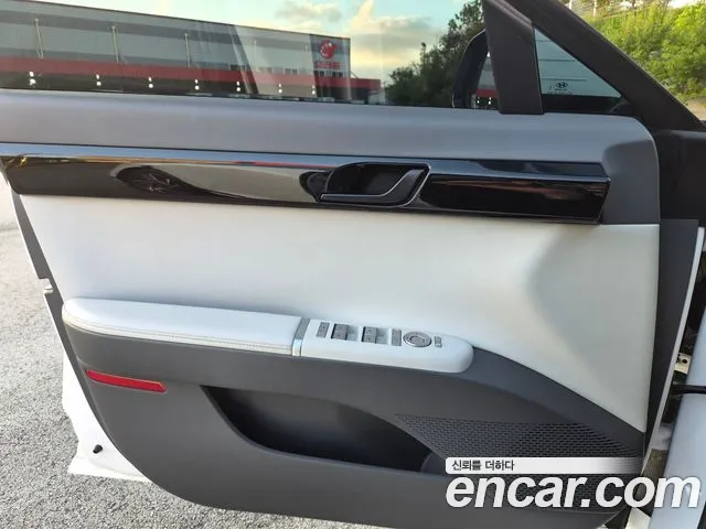 Hyundai Grandeur GN7 — Фото автомобиля 16