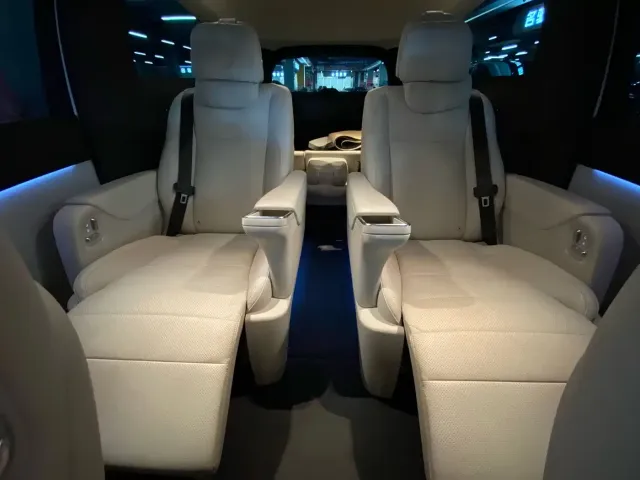 Li Auto MEGA — Фото автомобиля 9