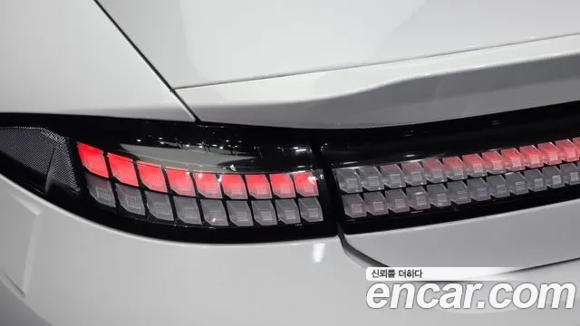 Hyundai Ioniq 6 — Фото автомобиля 8