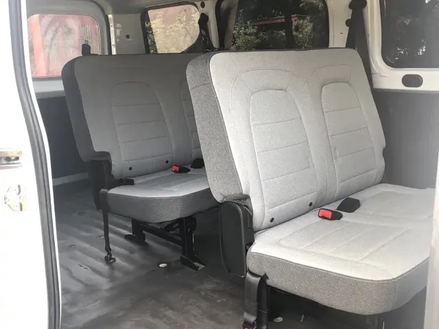 Wuling Motors Wuling Yangguang 2026 Model 330km Passenger Van Comfort Version — Фото автомобиля 9