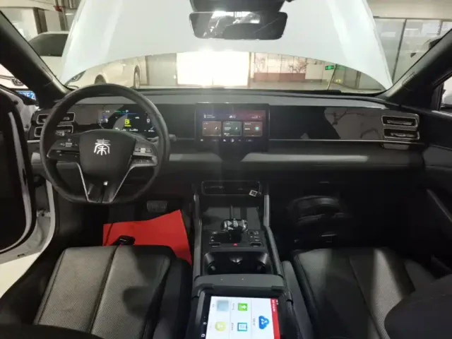 BYD Qin L — Фото автомобиля 9